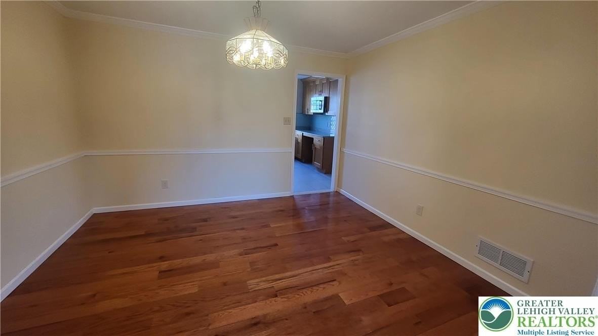 1081 Barnside Rd - Photo 5 of 25