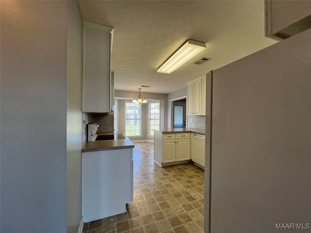 114 Regent Ct - Photo 6 of 32