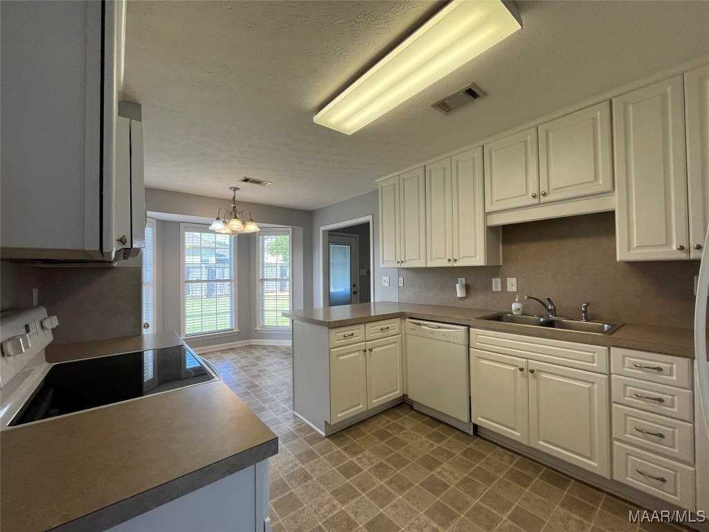 114 Regent Ct - Photo 7 of 32