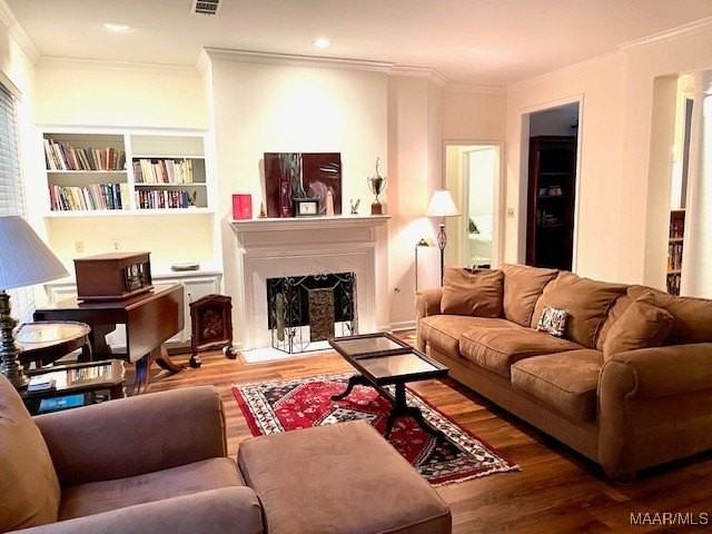 8136 Greyfield Dr - Photo 2 of 16