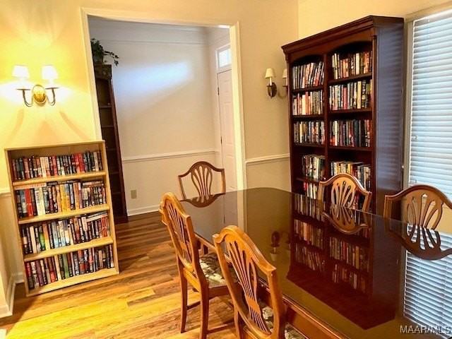 8136 Greyfield Dr - Photo 5 of 16