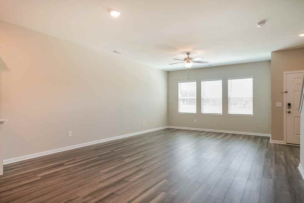 638 Wendell Falls Pkwy - Photo 4 of 17