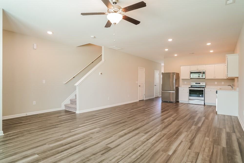 638 Wendell Falls Pkwy - Photo 6 of 17