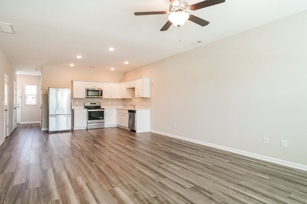 638 Wendell Falls Pkwy - Photo 7 of 17