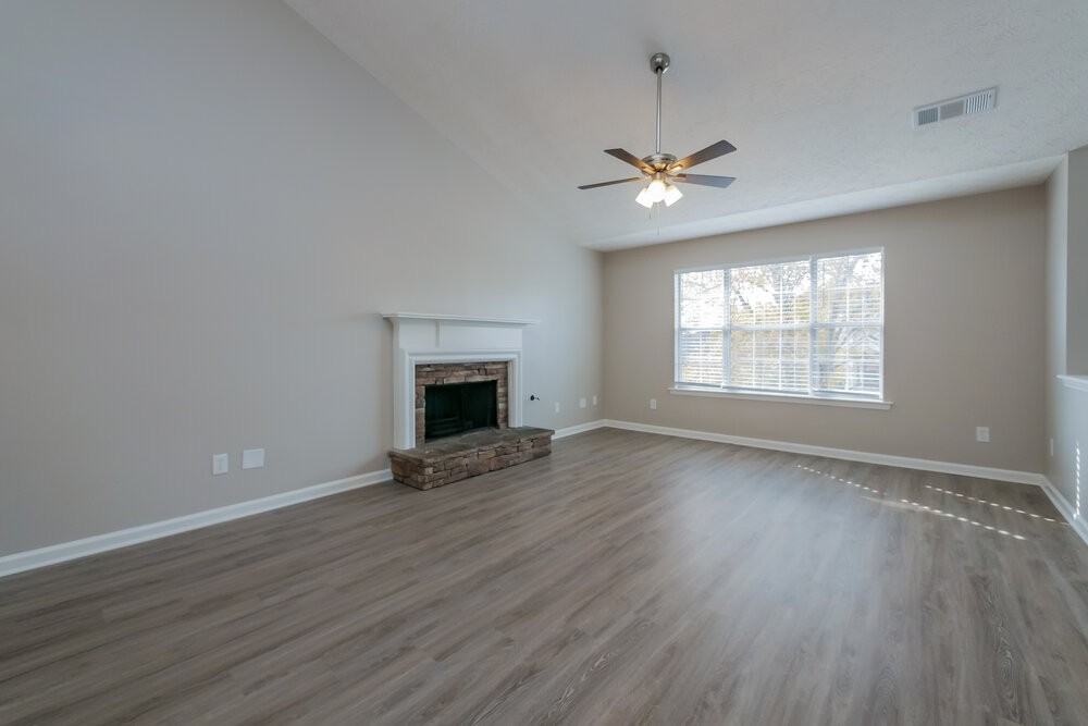 378 Summer Hill Cir - Photo 5 of 17