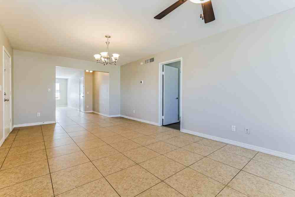 728 W El Prado Rd - Photo 3 of 16