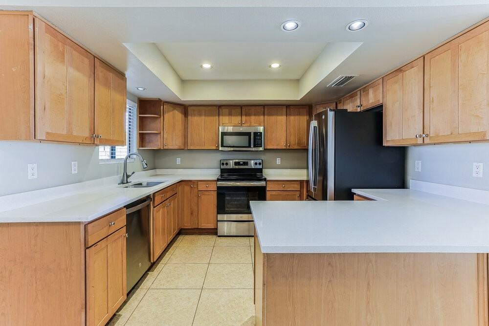 728 W El Prado Rd - Photo 6 of 16