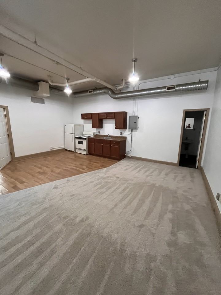 4124 Erie Street - Bond Bldg. - Photo 2 of 9