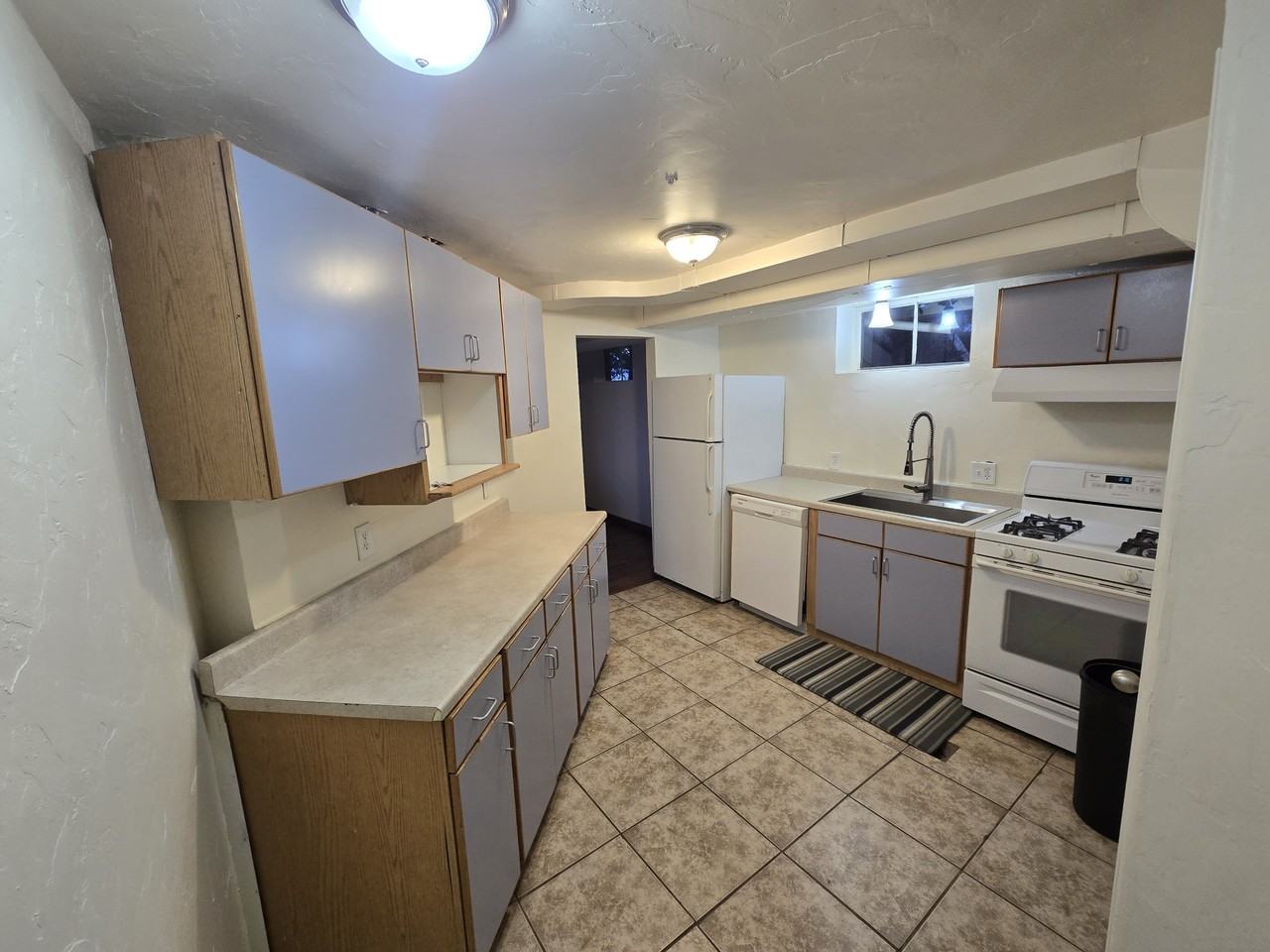 600 West Artemos Drive - Photo 4 of 9