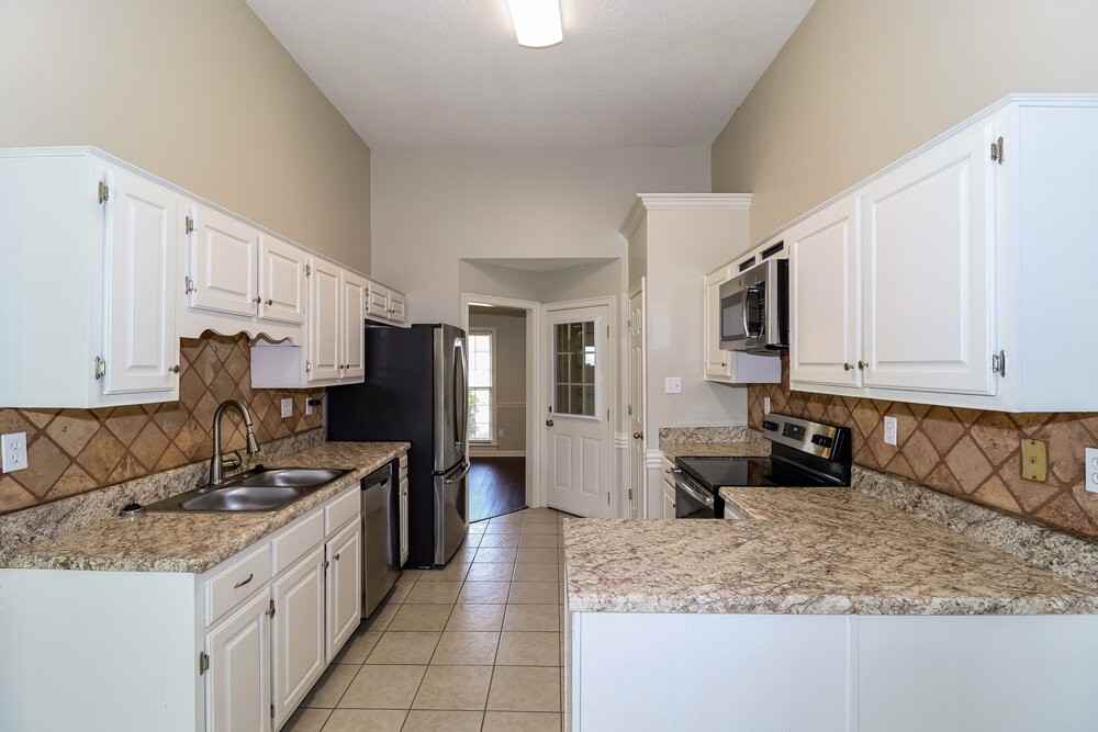 8607 Bazemore Rd - Photo 7 of 16