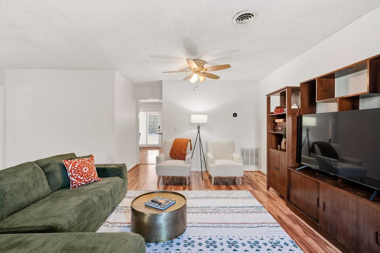 Lake Chateau Dr - Photo 3 of 13