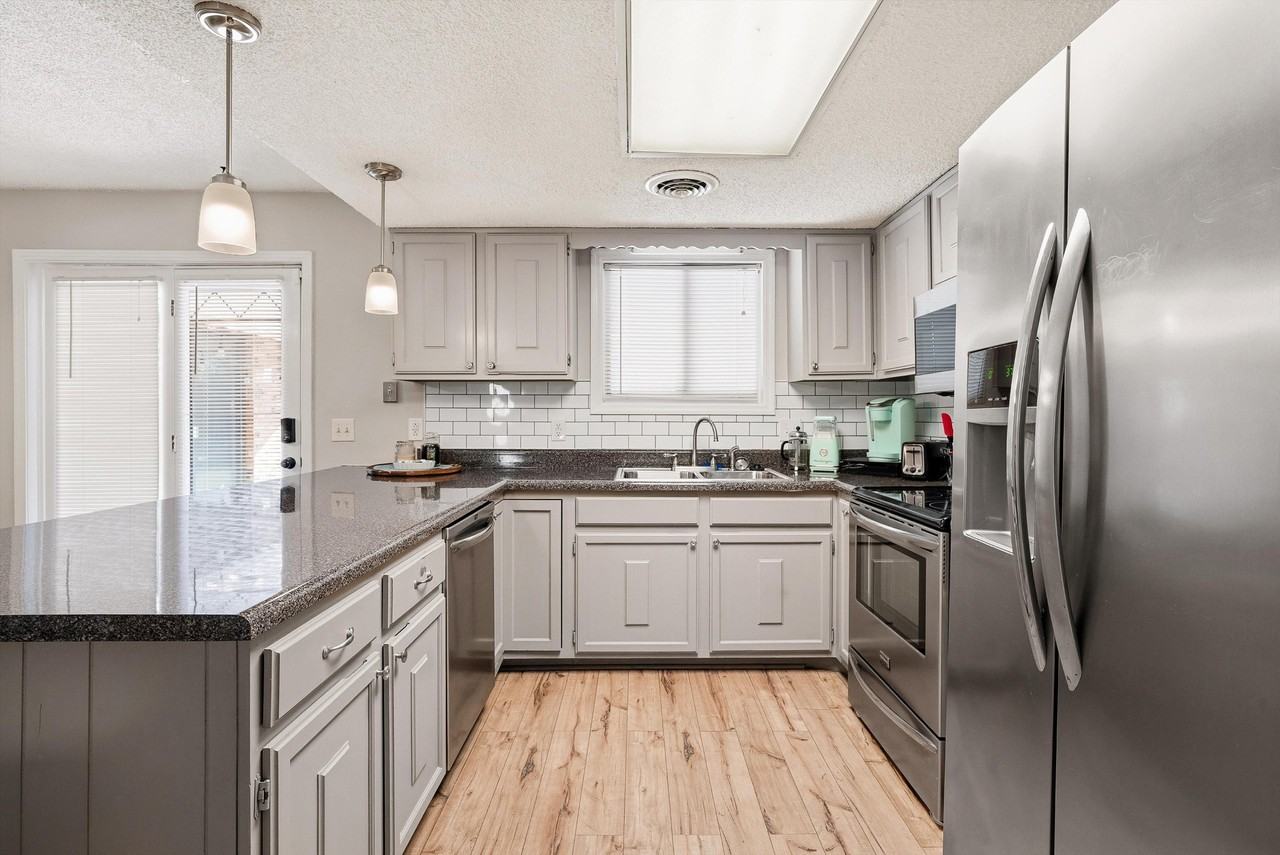 Lake Chateau Dr - Photo 4 of 11