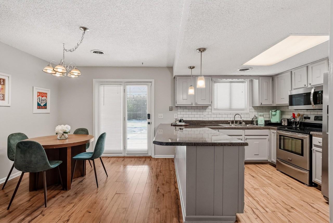 Lake Chateau Dr - Photo 5 of 11