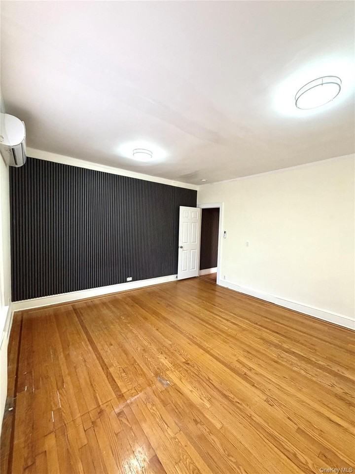 3006 85th St 2nd Fl #2ndFL - Photo 3 of 7