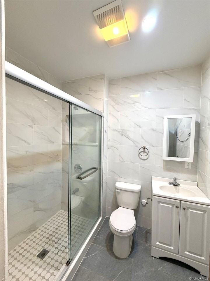 3006 85th St 2nd Fl #2ndFL - Photo 4 of 7