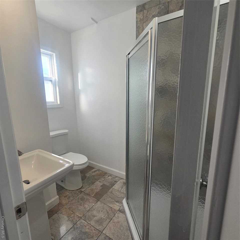 18219 147th Ave Unit 1fl #1FL - Photo 2 of 15