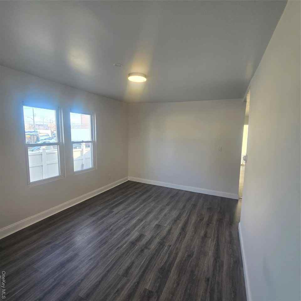 18219 147th Ave Unit 1fl #1FL - Photo 3 of 15