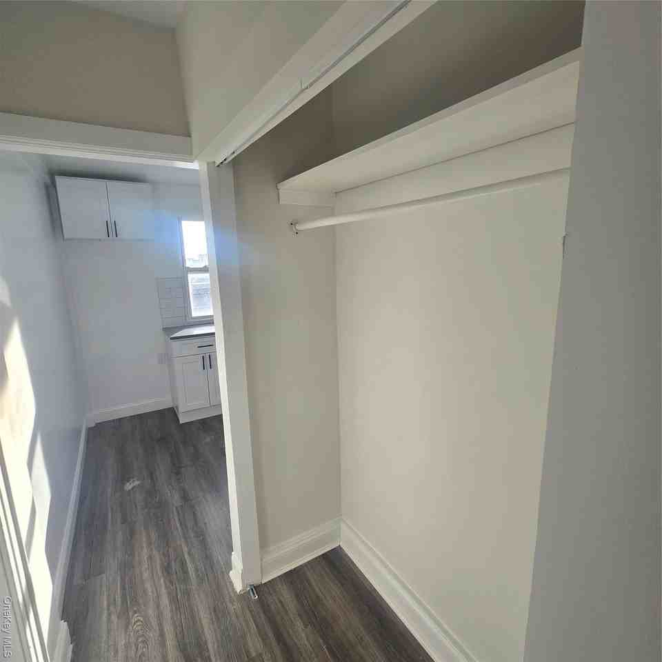 18219 147th Ave 2nd Fl #2ndFL - Photo 3 of 13