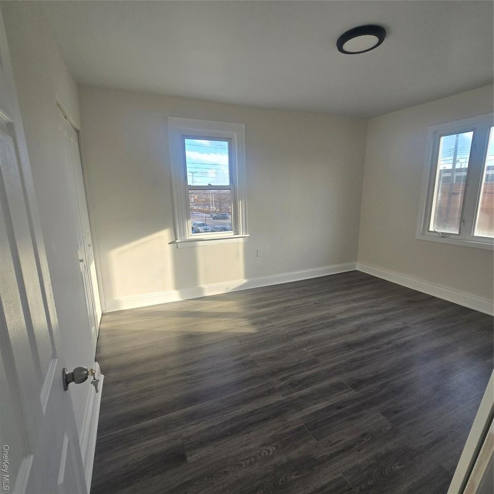 18219 147th Ave 2nd Fl #2ndFL - Photo 5 of 13