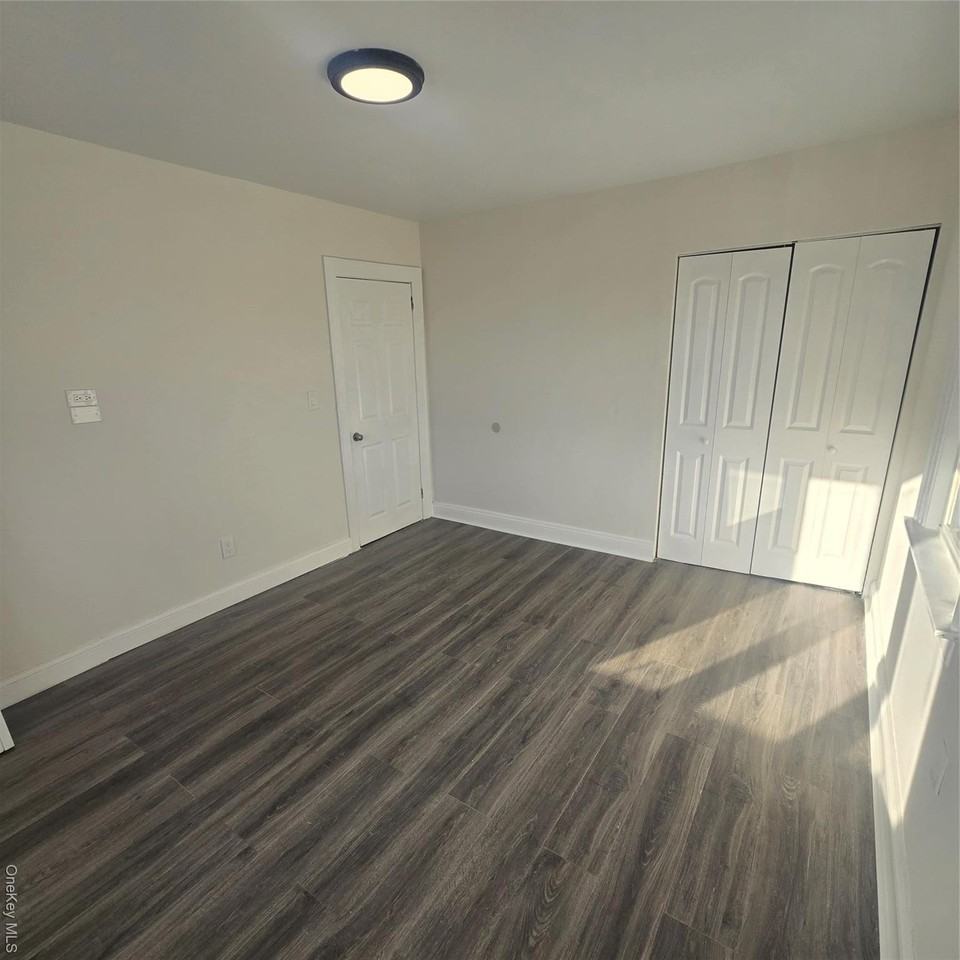 18219 147th Ave 2nd Fl #2ndFL - Photo 6 of 13