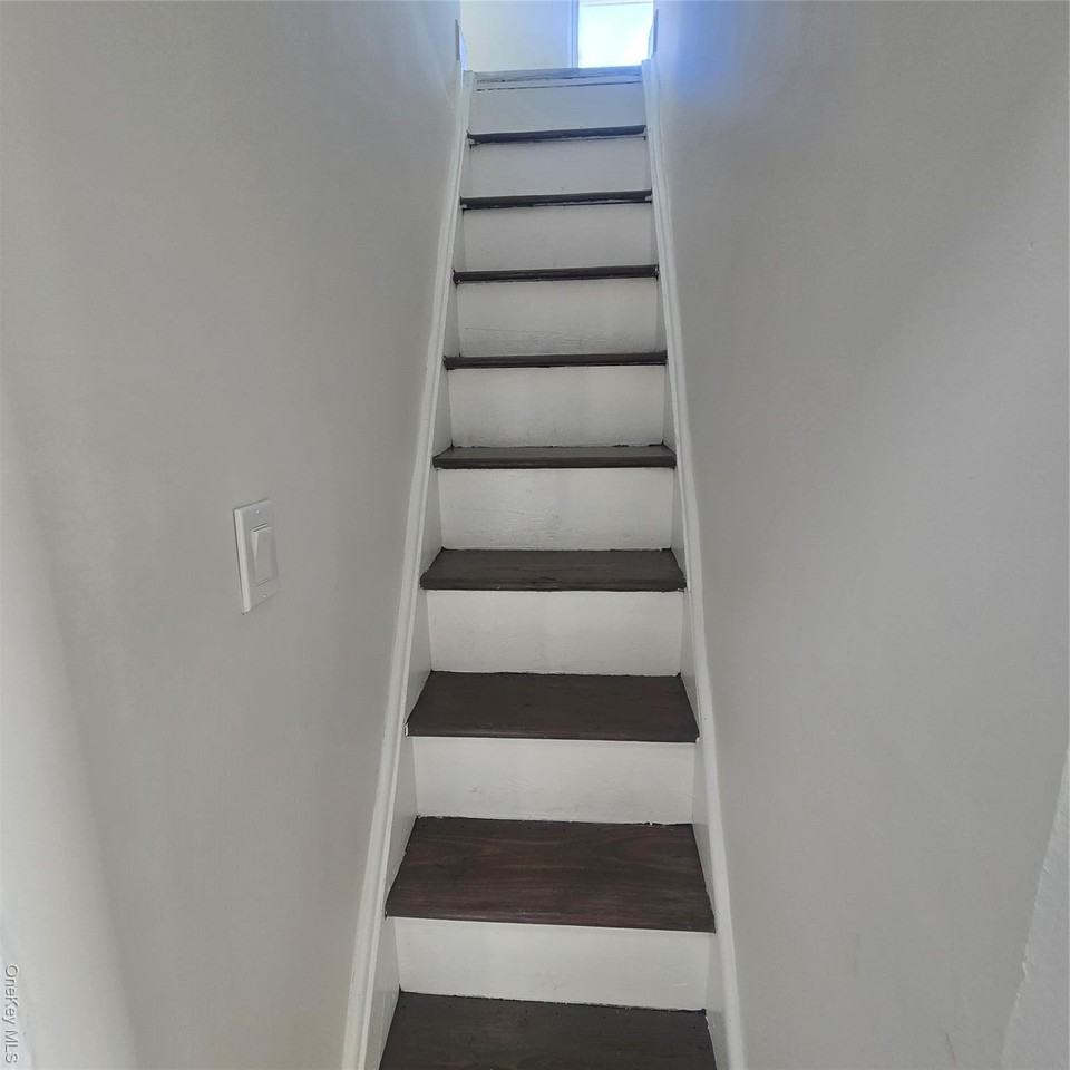 18219 147th Ave 2nd Fl #2ndFL - Photo 7 of 13