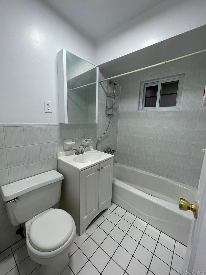 19801 56th Ave - Photo 5 of 9