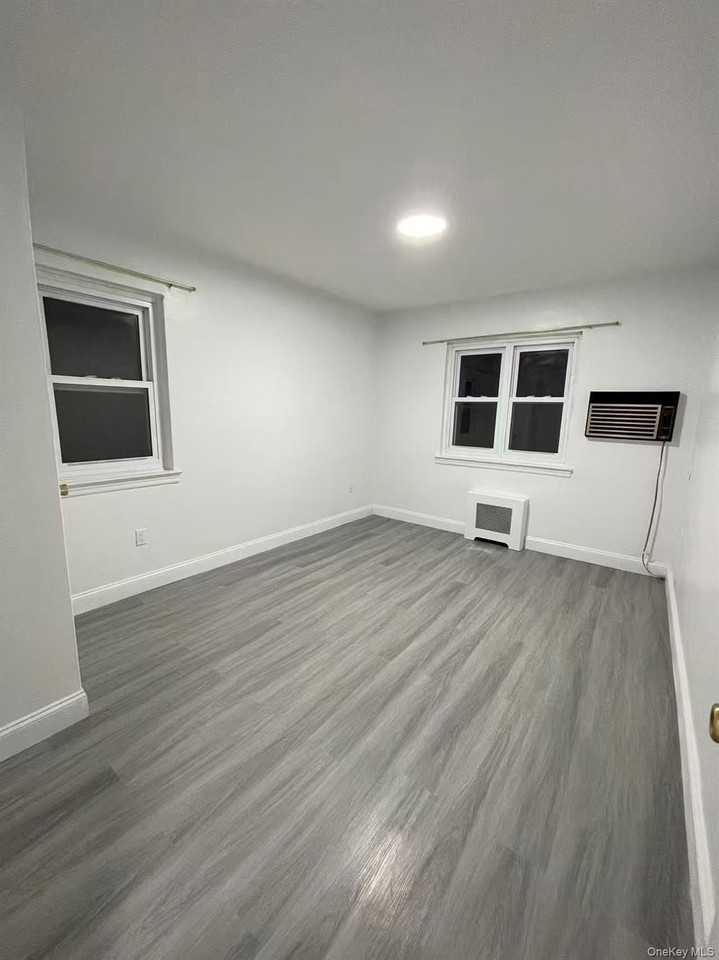 19801 56th Ave - Photo 6 of 9