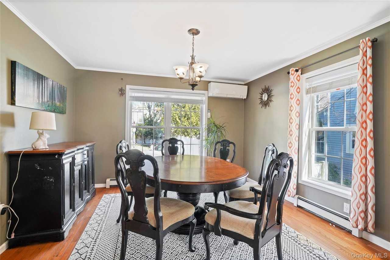 102 Clinton St - Photo 6 of 34