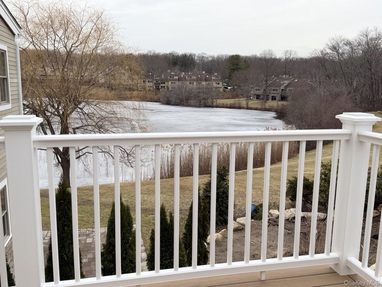 905 Oakridge Cmns - Photo 7 of 18