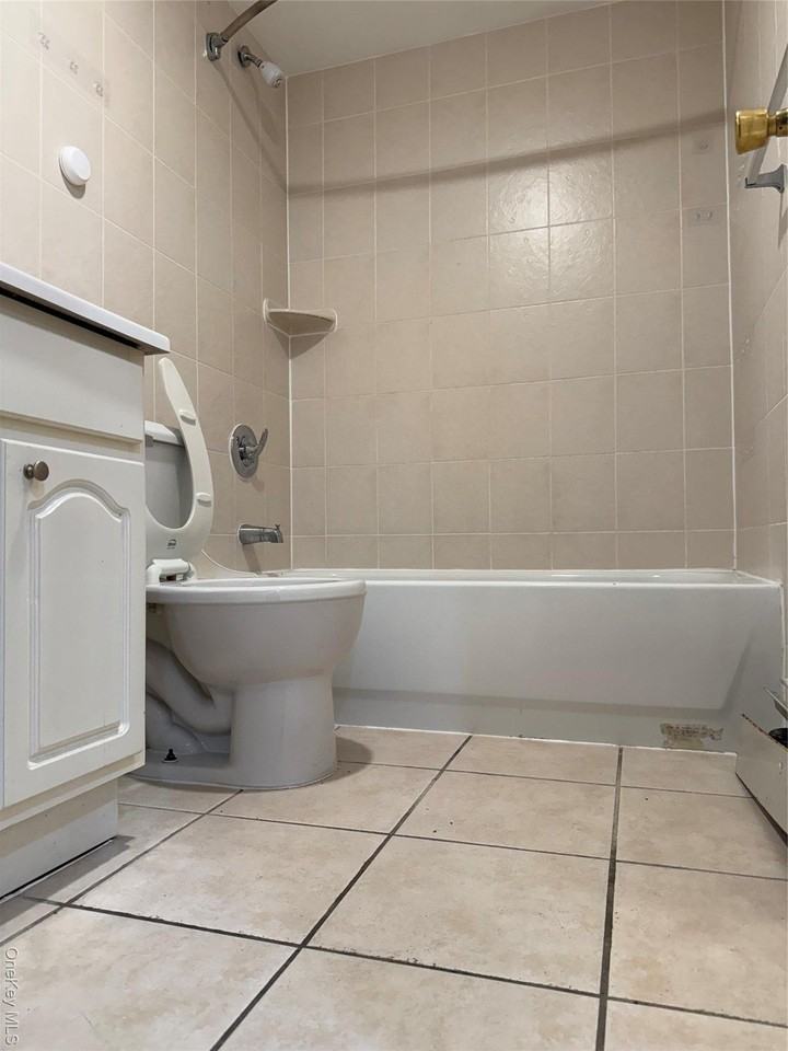 176-6 Jamaica Avenue Street unit: 2Nd #2nd - Photo 2 of 13