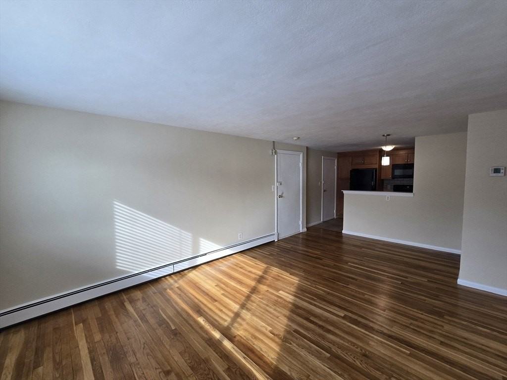 194 Lincoln St Apt 4 #4 - Photo 5 of 18