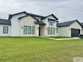 featured image of 6266 Queens Woods