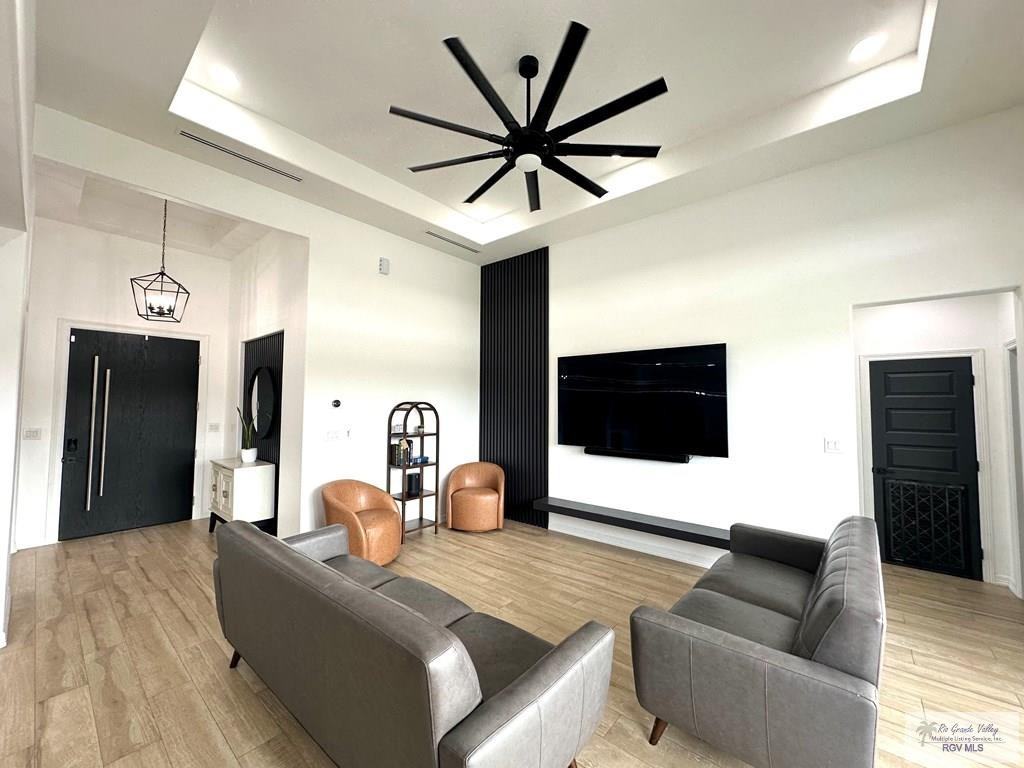 6266 Queens Woods - Photo 6 of 26