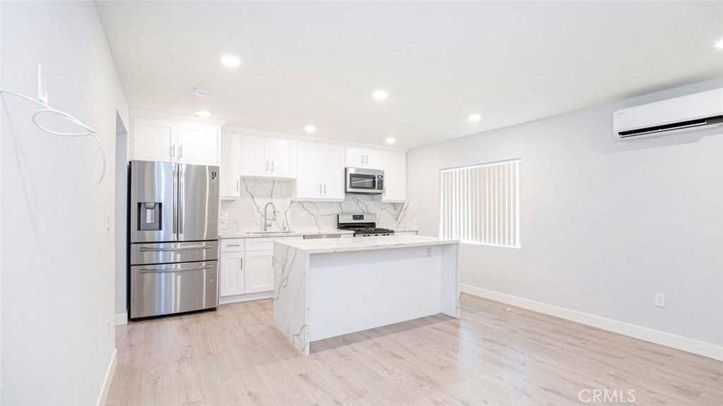 12558 1/2 Vanowen St - Photo 2 of 18