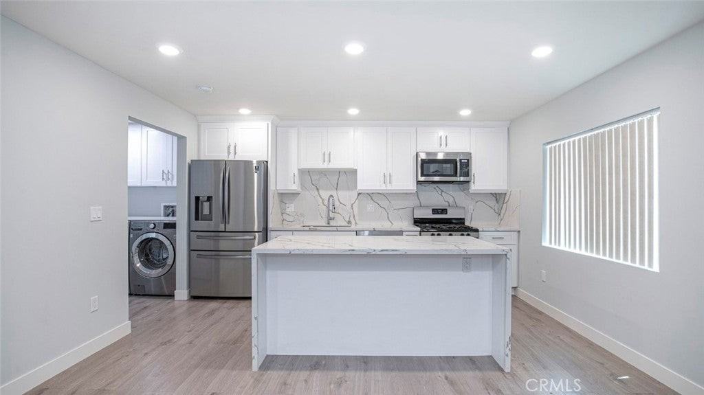 12558 1/2 Vanowen St - Photo 7 of 18