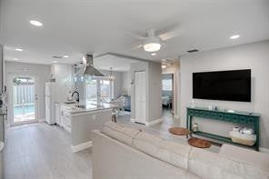 1437 Ne 25th St - Photo 7 of 9