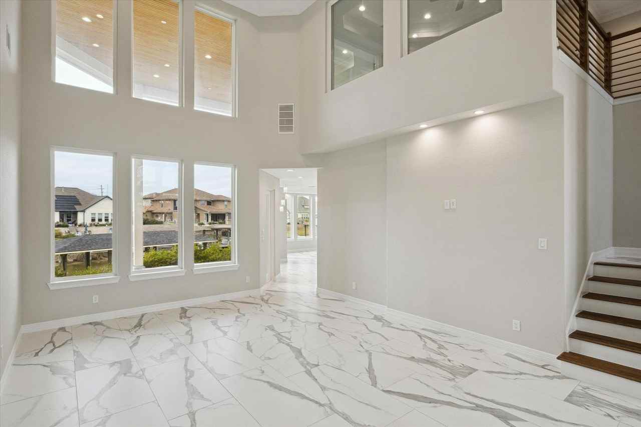 602 Appia Dr - Photo 5 of 50