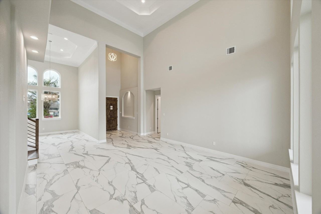 602 Appia Dr - Photo 7 of 50