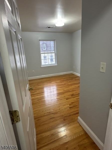 448 Catherine St 2nd Fl - Photo 6 of 11