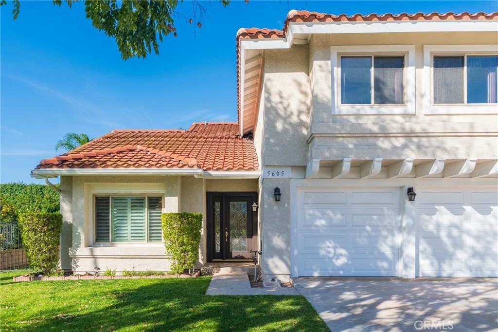 5605 Vista Cantora - Photo 2 of 39