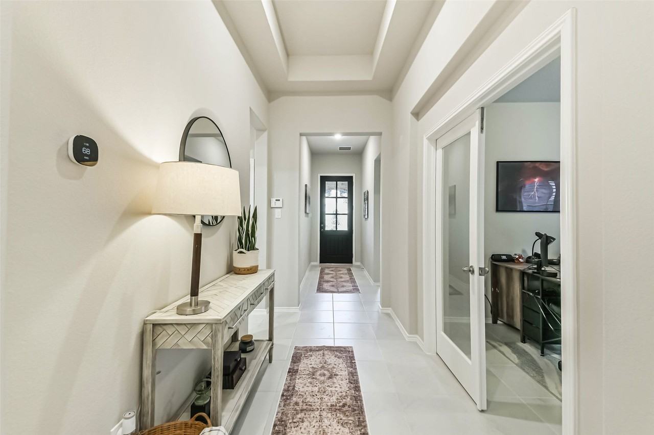 1337 Lakeside Creek Rd - Photo 3 of 34