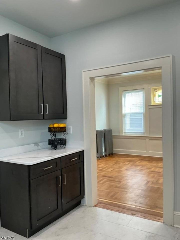 176 Weequahic Ave Apt 1 - Photo 4 of 17
