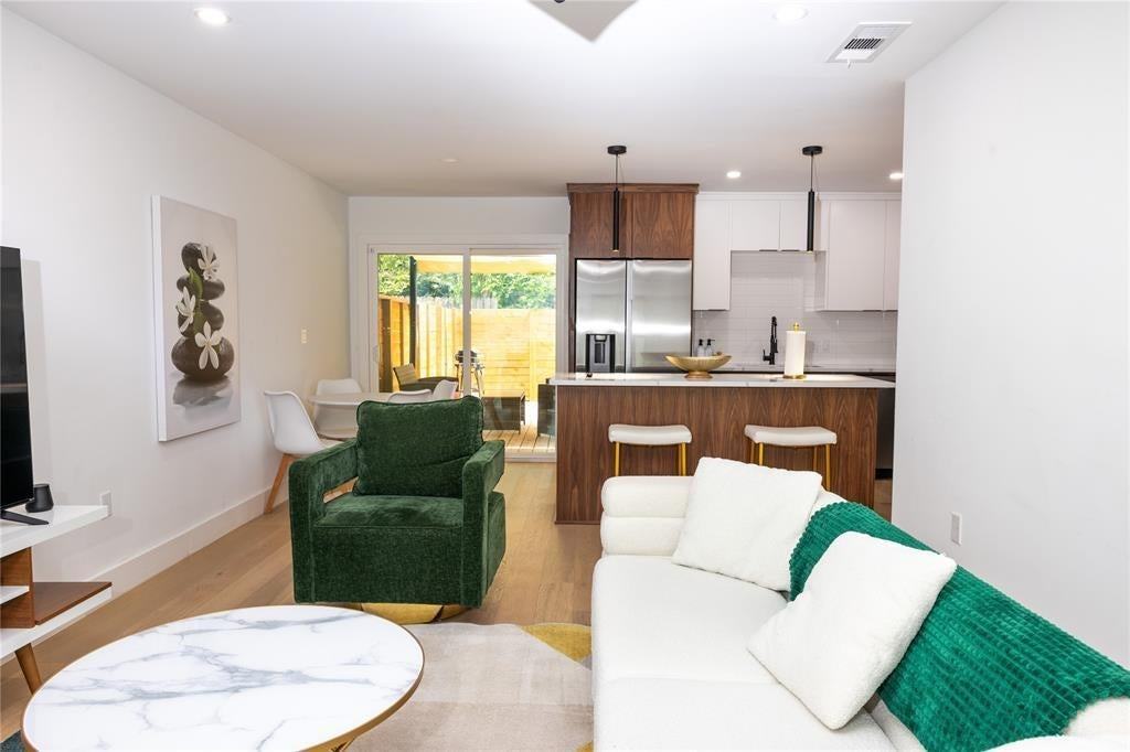 1402 Braes Ridge Dr - Photo 2 of 13