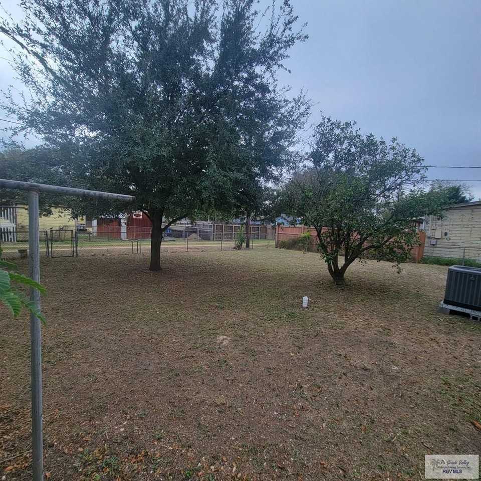 1788 Marquette Ave - Photo 3 of 11