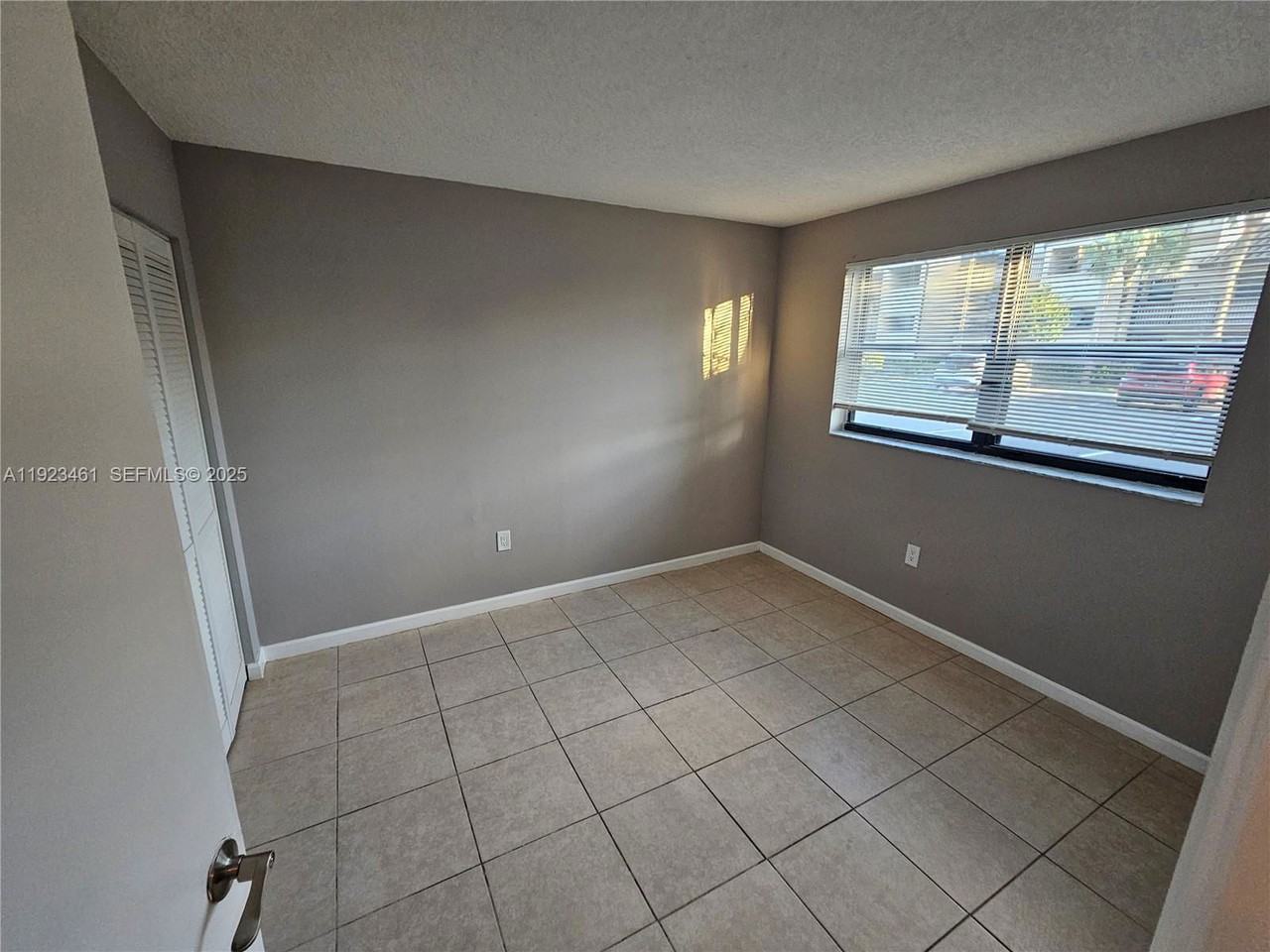 Nob Hill Ln - Photo 6 of 8