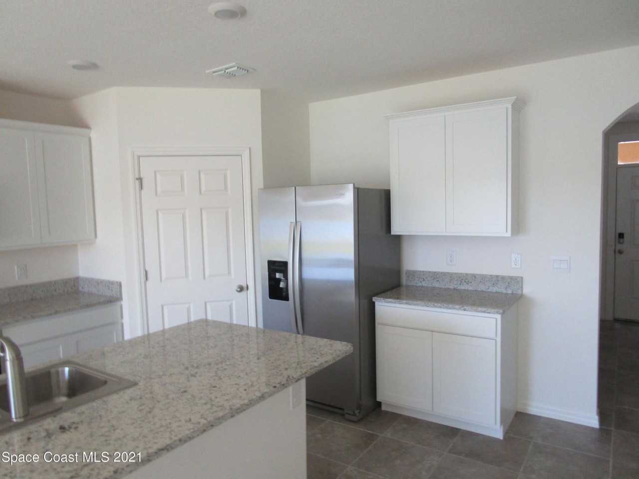 3635 Peony Ct Se - Photo 2 of 8