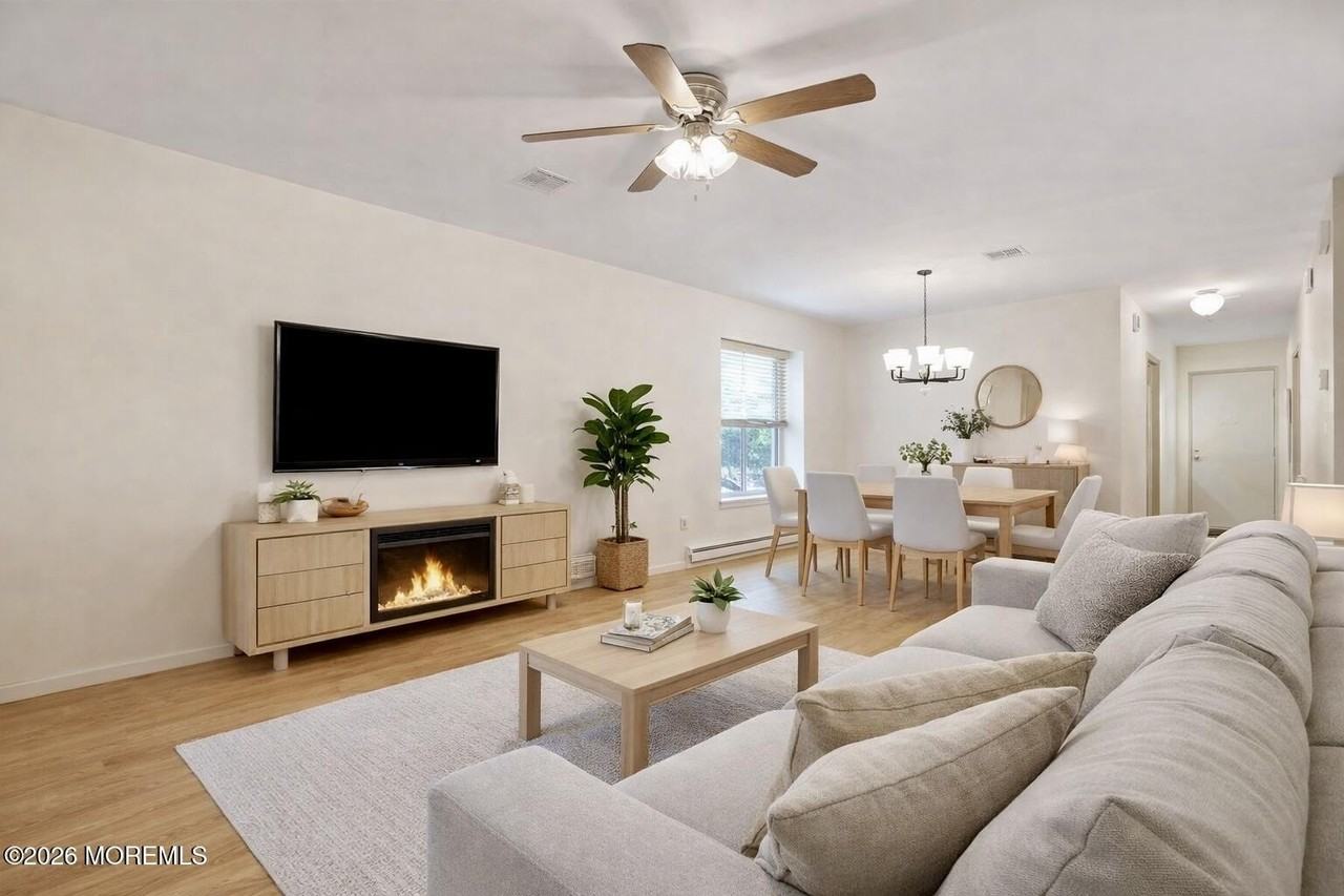 210 Covered Bridge Blvd Unit D #D - Photo 3 of 9