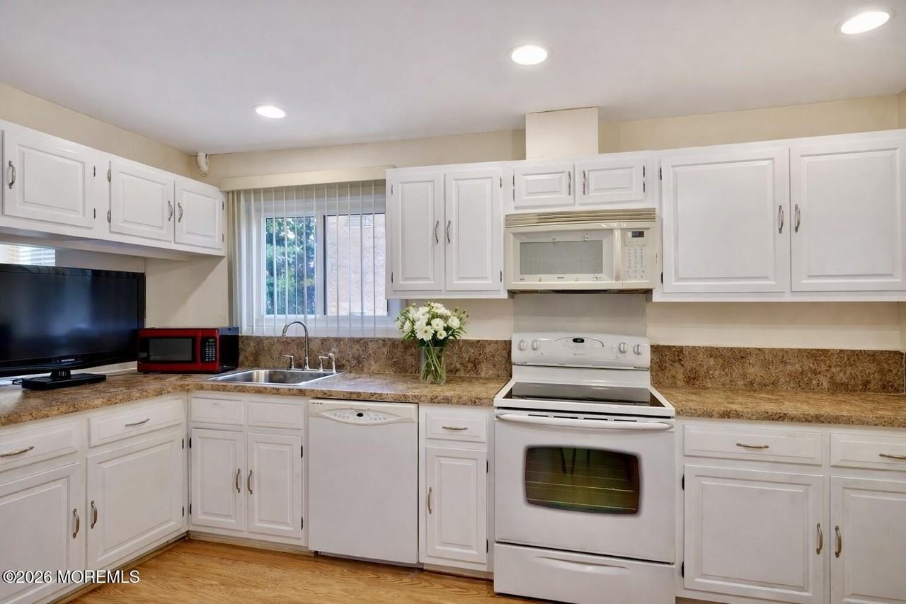 210 Covered Bridge Blvd Unit D #D - Photo 4 of 9