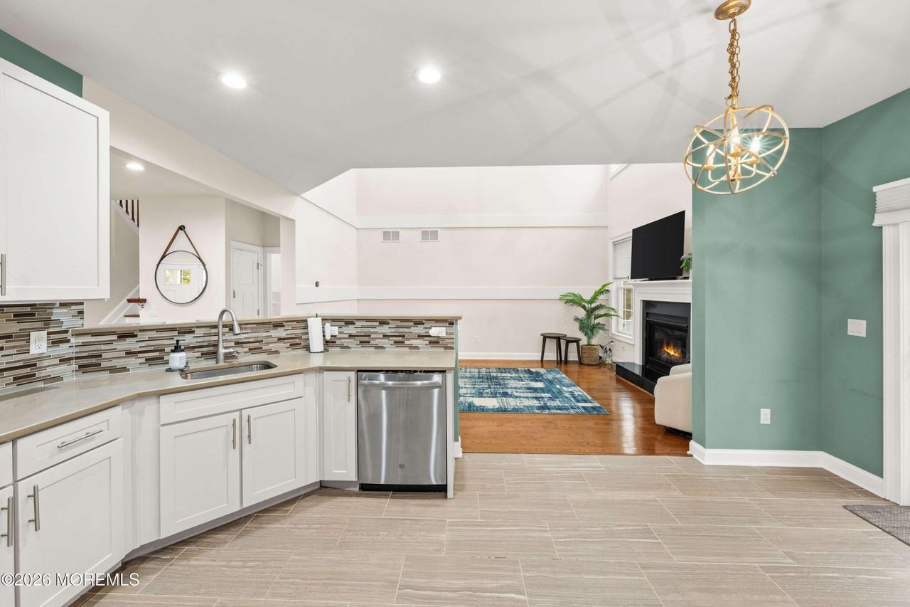 2 Gonzalez Dr - Photo 7 of 42