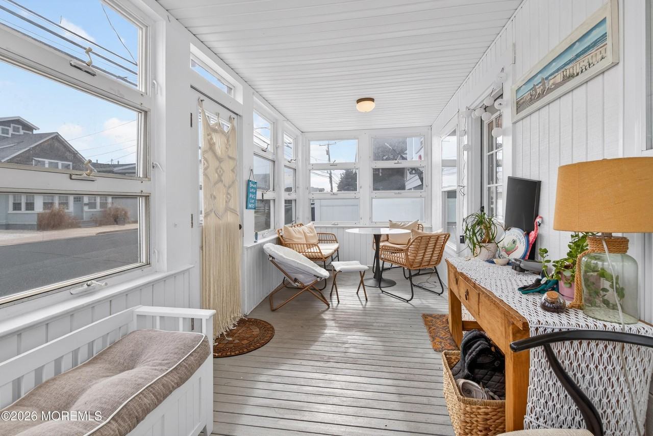 191 3rd Ave #1 - Photo 2 of 8